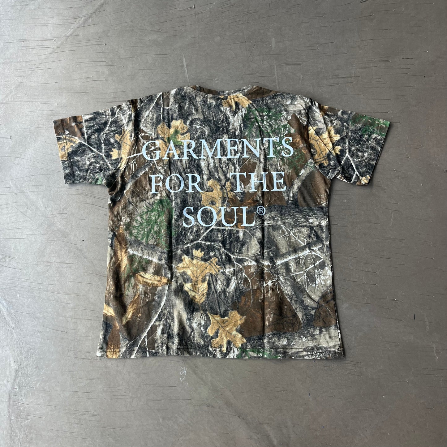 CROPPED CAMO TEE